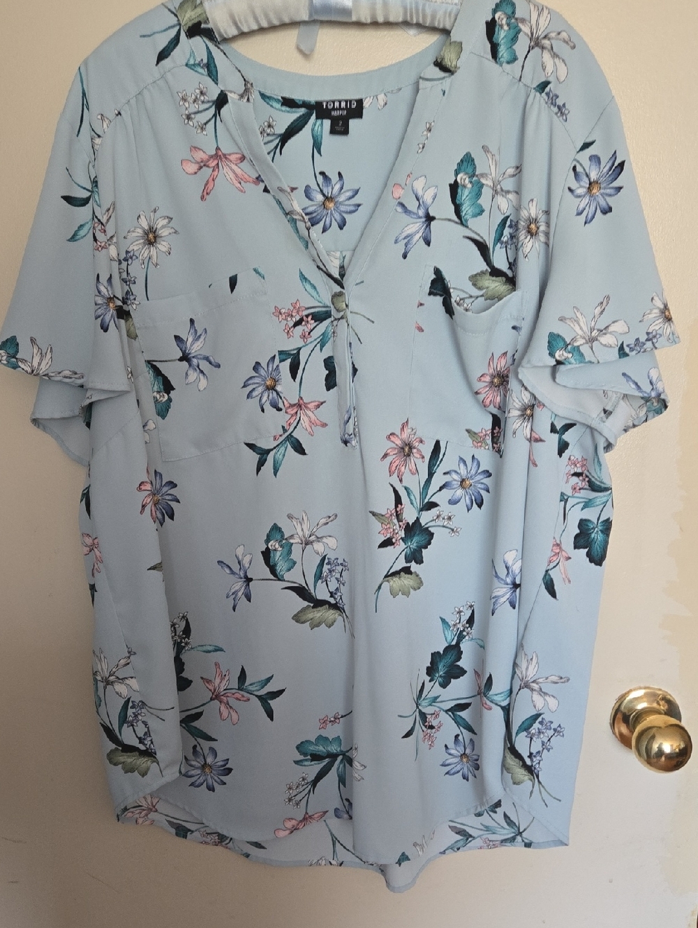 torrid Light Blue Floral Split-Neck Blouse